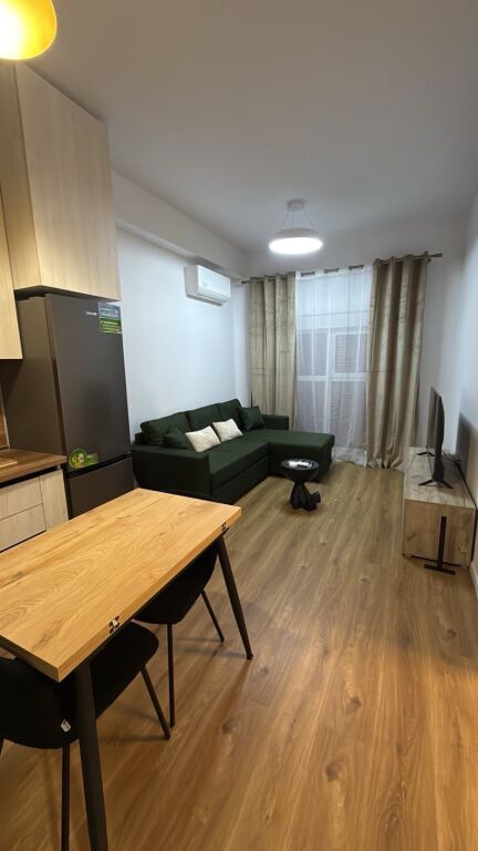Shitet apartament tek kadiu
