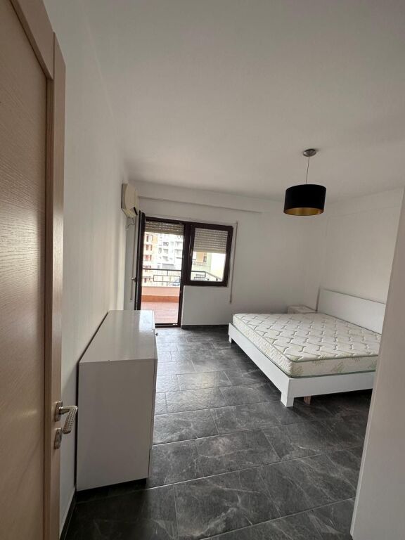 2+1, furnished botanical garden near the mosque, 450 thousand lek
