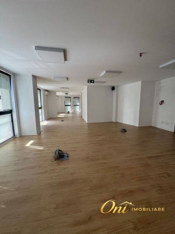 OFFICE FOR RENT 260M2 KAVAJES STREET