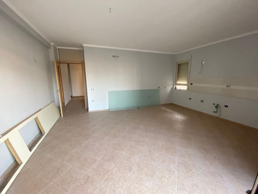 2+1, at hotel Radison Liq i Thate, 225 thousand euros