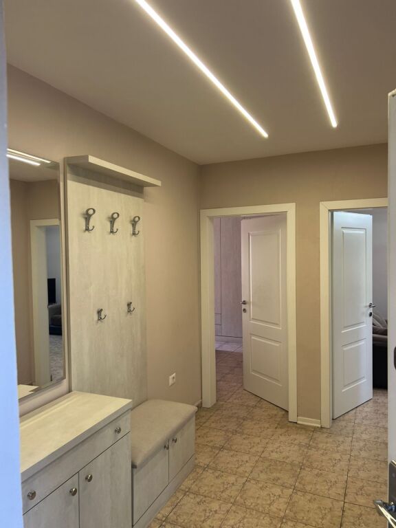 🏢Perballe Ministrise se Jashtme jepet me qera apartament 1+1,i mobiluar. 55,000Leke