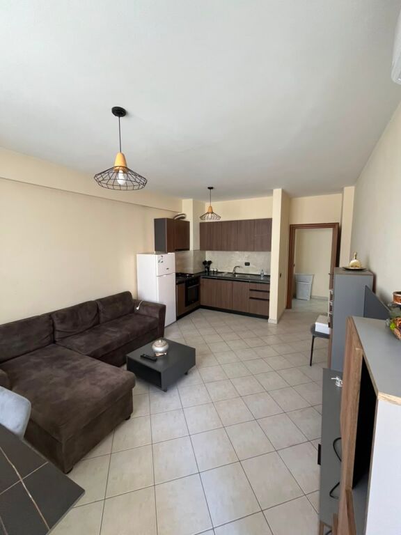Super Apartament 1+1 per shitje,Bar Artisti.
