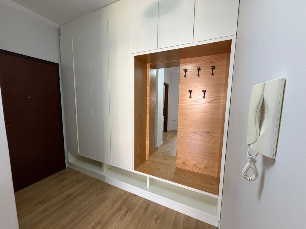 2+1,te restorant kapiten mir zoti,liqeni ,750 mije leke