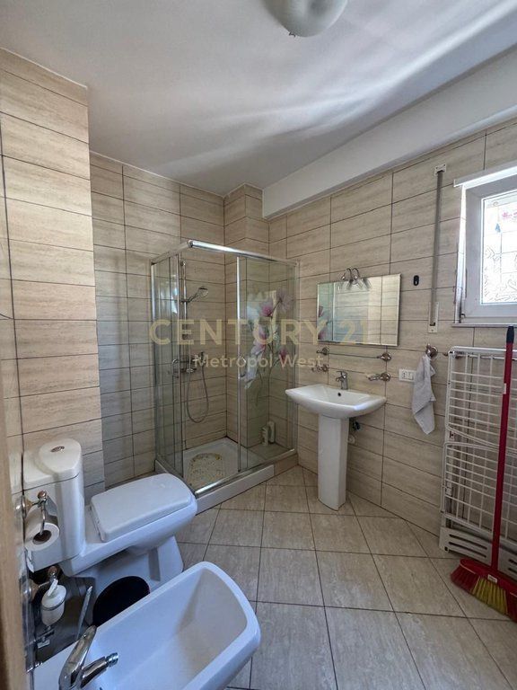Jepet me Qira Apartament 1+1 tek ATSH, Pazari i Ri