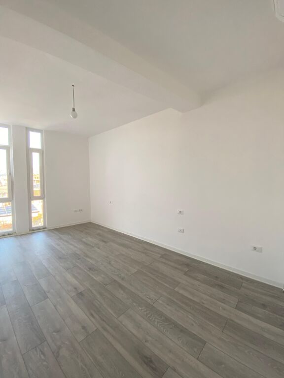 JEPET ME QIRA 1+1 KOMUNA E PARISIT KIKA 2 CMIMI 70.000 LEKE