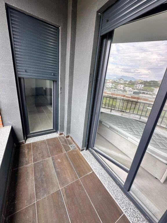 Apartament 2+1+2+Ballkon Per Shitje Ne Paskuqan