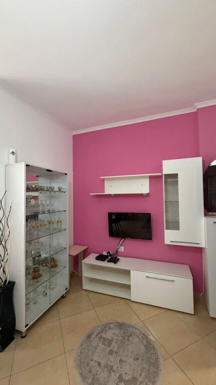 Apartament jepet me qira afatgjat 2+1