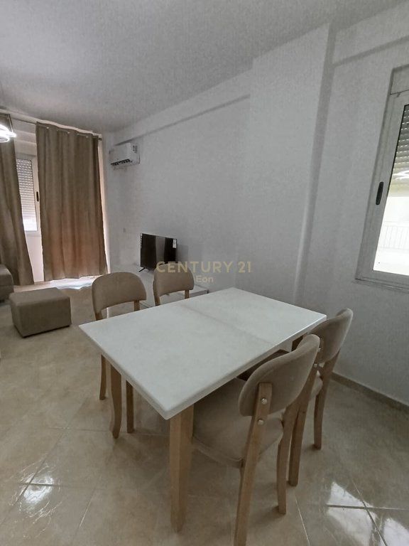 Shitet Apartament 1+1 tek Shkëmbi i Kavajës, Durrës !
