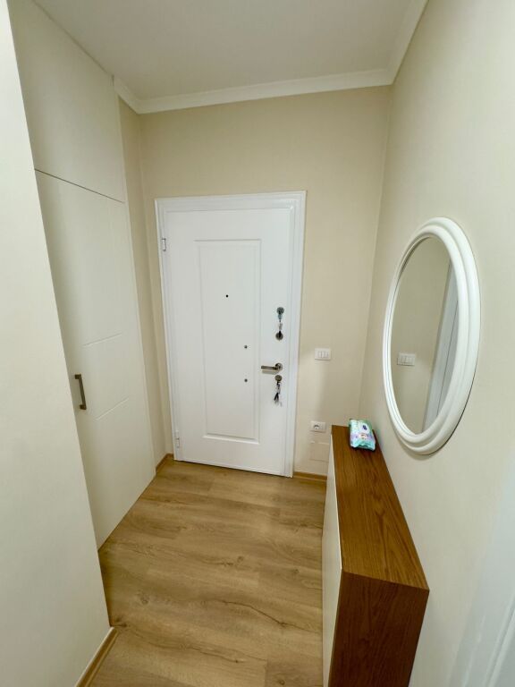 Apartament krejt I ri për shitje ne qender te Korces.