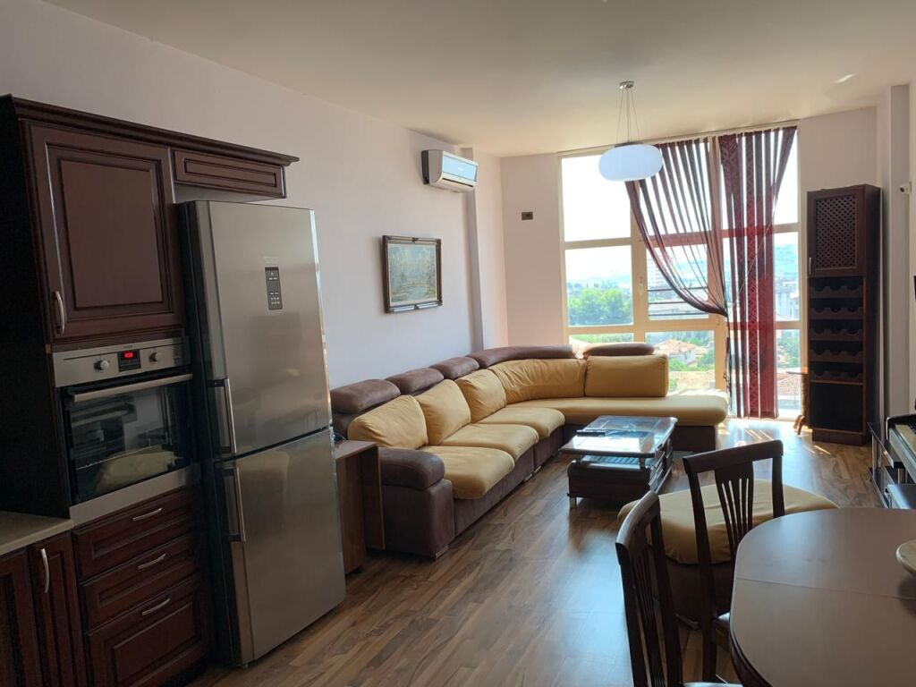 Apartament 2+1+2+2 me qera ne Qender te Elbasanit!