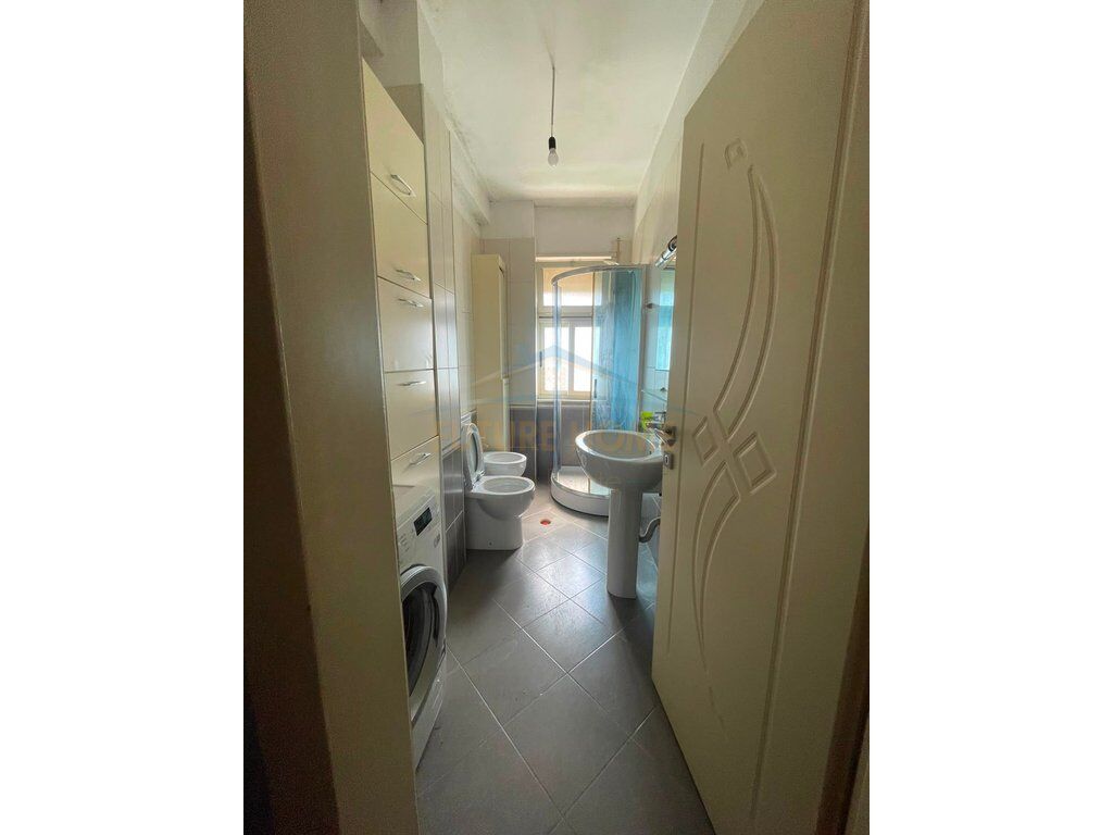 SHITET APARTAMENT 2+1 , TUFINE, RRUGA MYSLYM KETA