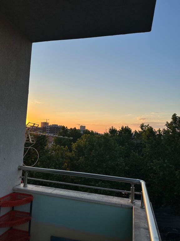 1+1, me parkim te dispaceria siri kodra, 650 euro
