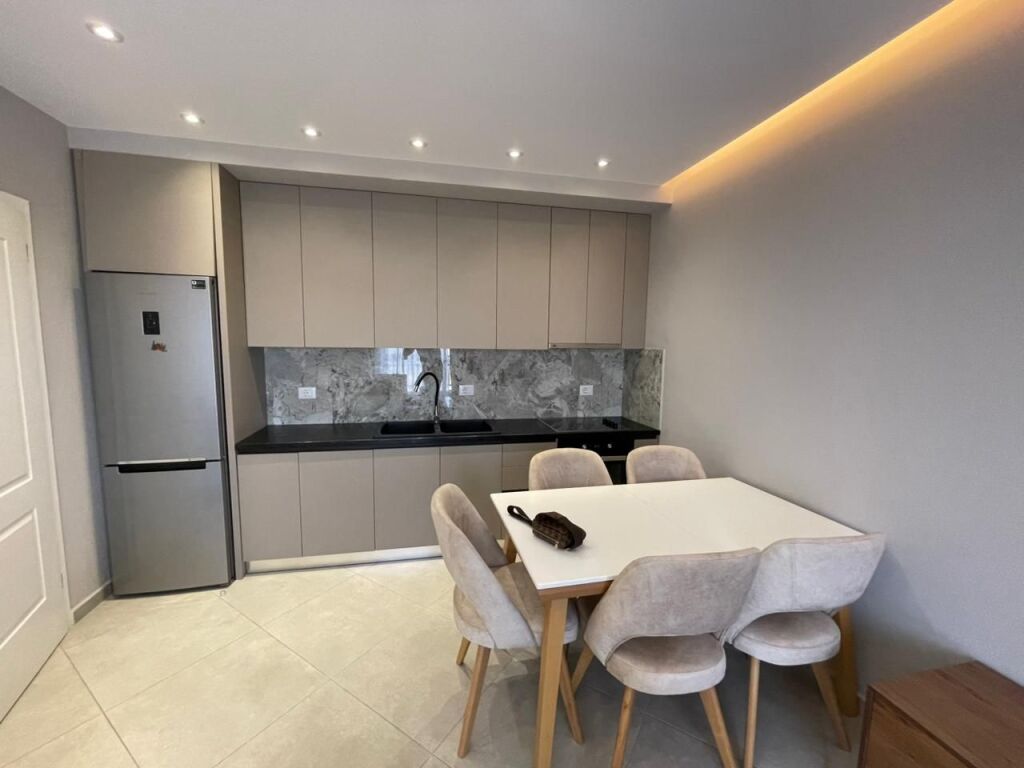 🏡 Appartamento 1+1 in affitto 📍 Astir, Villa L (2019)💰 45.000 Lek/mese