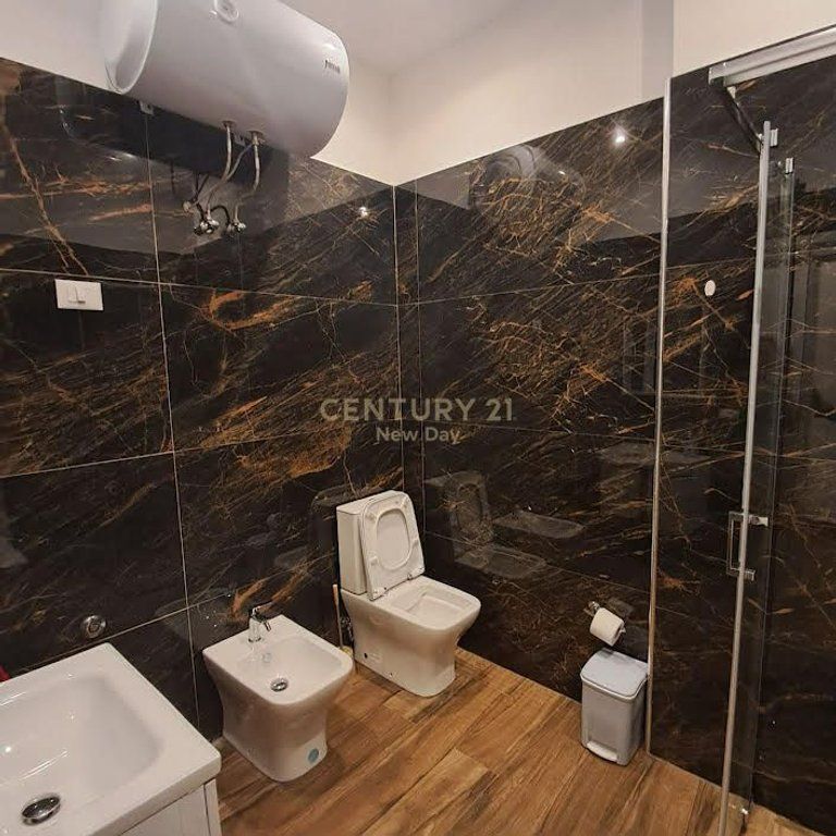 2+1 in vendita sulla spiaggia, appena ristrutturato