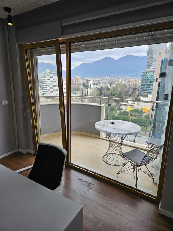 AMBIENT PER ZYRE ME QIRA 167 M2  NE BLLOK 2900  EURO