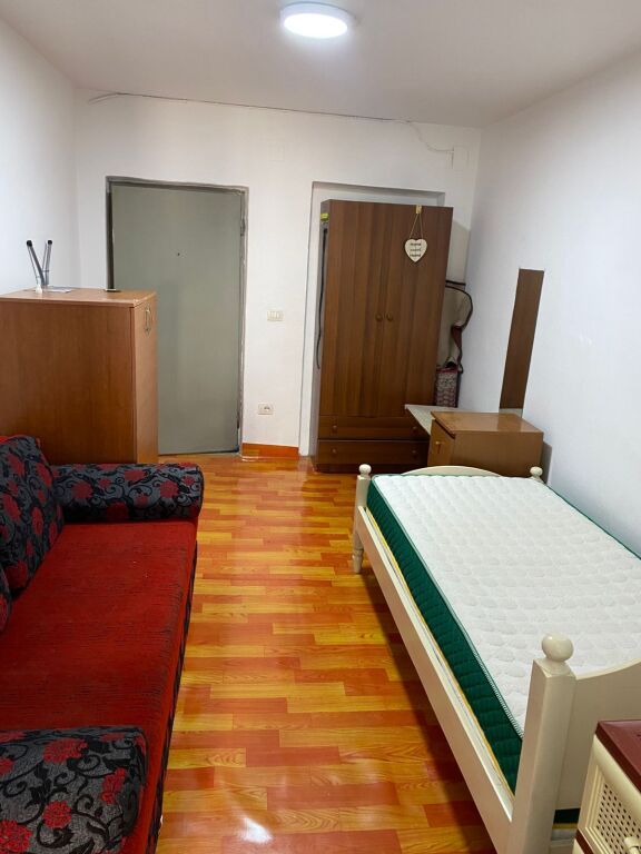 GARSIONERE 33000 LEKE.SHESHI AVNI RUSTEMI,QENDER