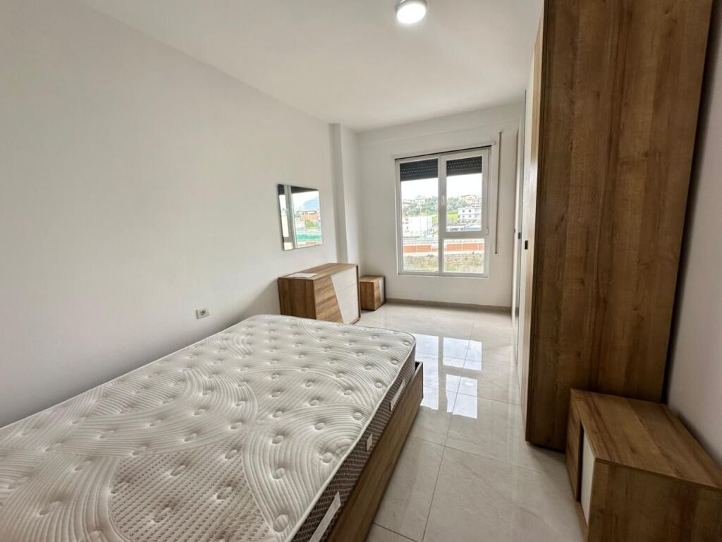Apartament 2+1+2+Ballkon Per Shitje Ne Paskuqan