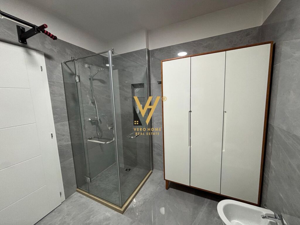 JEPET STUDIO 53 M2 ME QERA TEK VILAT GJERMANE 45.000 LEKE