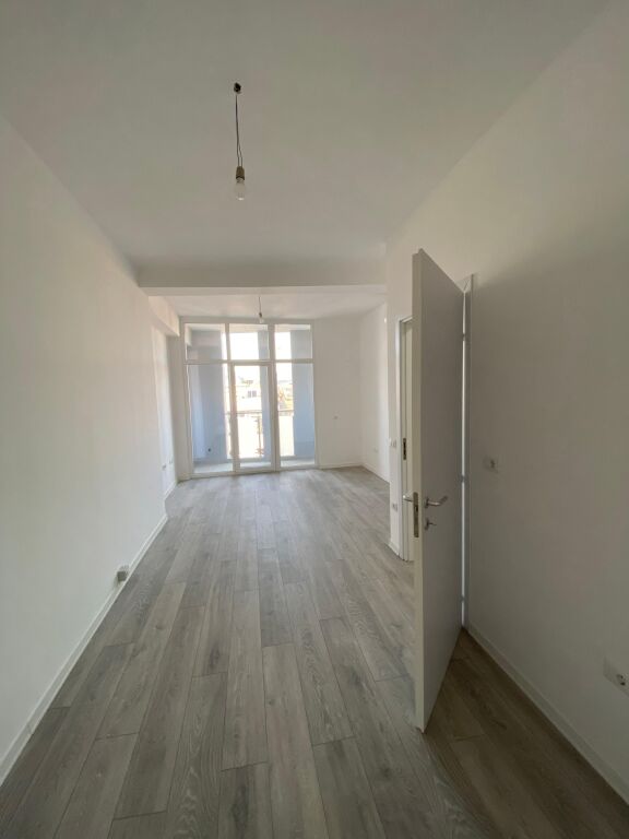 JEPET ME QIRA 1+1 KOMUNA E PARISIT KIKA 2 CMIMI 70.000 LEKE