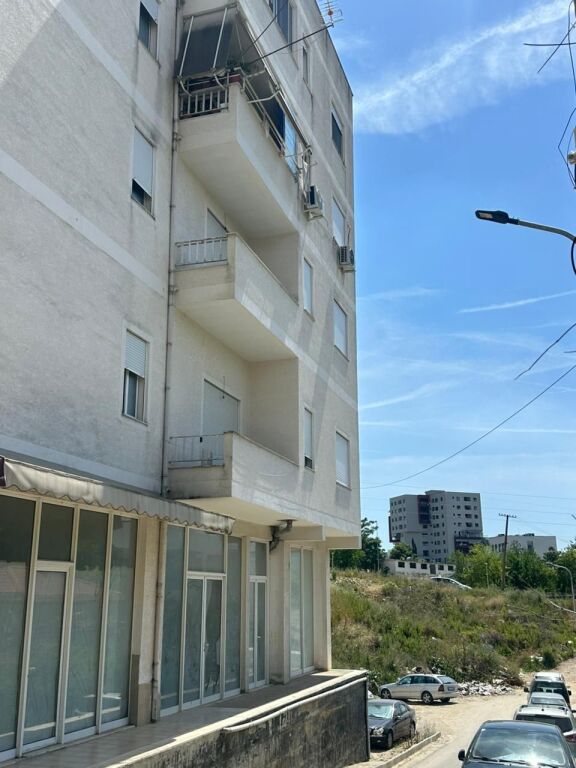 Commercial space for sale in Fresk, administrative unit 12