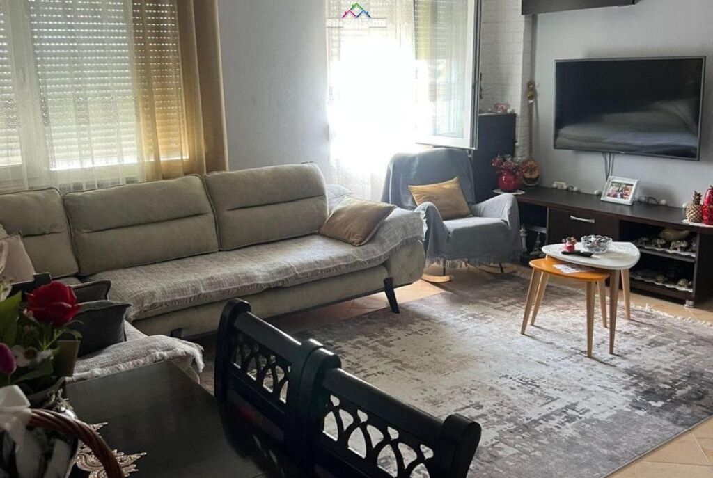 Apartament Me Qera 2+1 Tek Kthesa e Kamzes (ID B2201930) Tirane