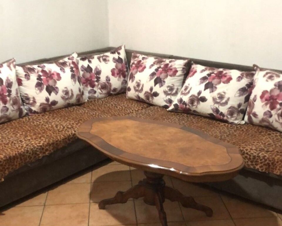 Apartament 2+1 me qira - Komisariatit të Policisë Nr. 4 !
