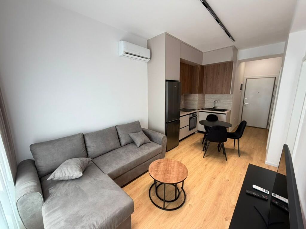 🏡Apartment 1+1 for rent  📍 Address: Ali Demi, Kadiu Complex💰 Price: 40000 lek (non-negotiable)