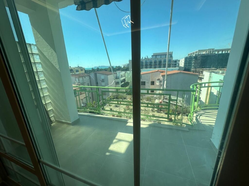 Shitet Apartament 2+1 në Golem – Vetëm 100 Metra nga Deti