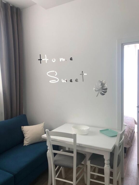 Jepet me qera Apartament i mobiluar,  i ri, 1+1+blk