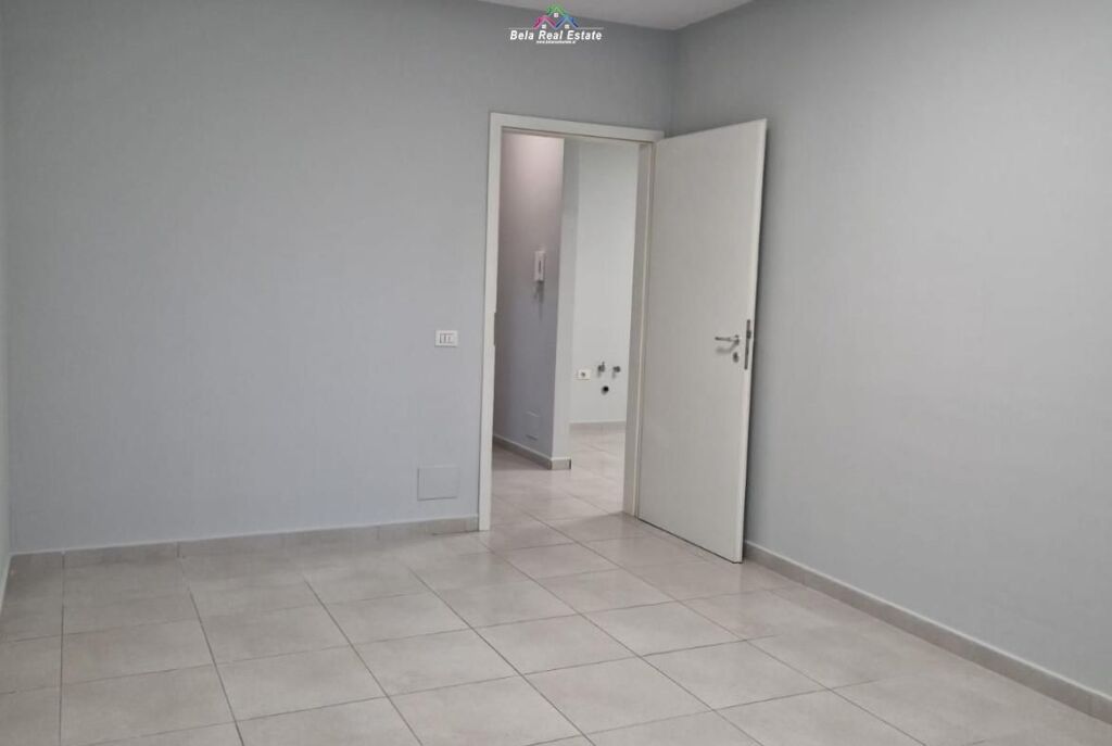 Zyre Me Qera 1+1 Tek 21 Dhjetori (ID BZ2980) Tirane