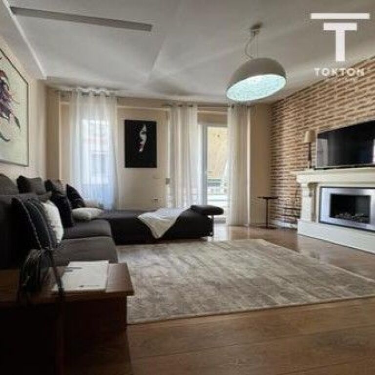 QIRA, APARTAMENT 2+1, RRUGA E KAVAJËS, BLLOKU I AMBASADAVE, TIRANË