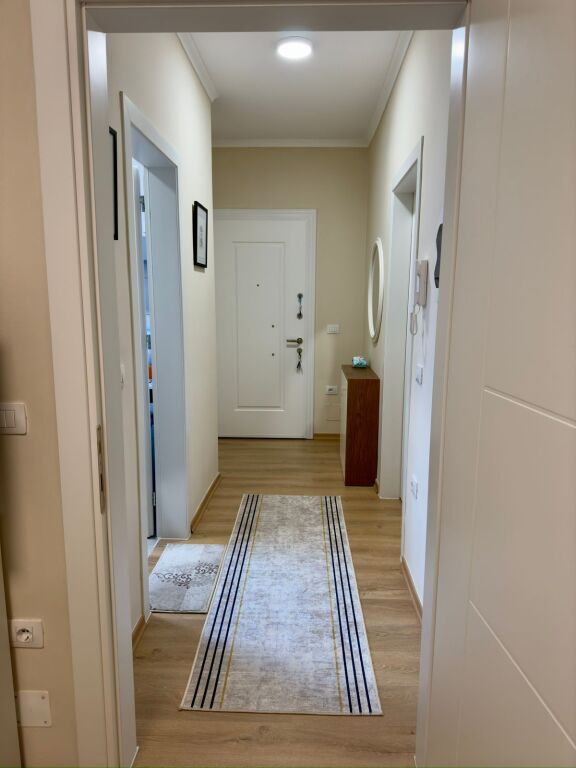 Apartament krejt I ri për shitje ne qender te Korces.
