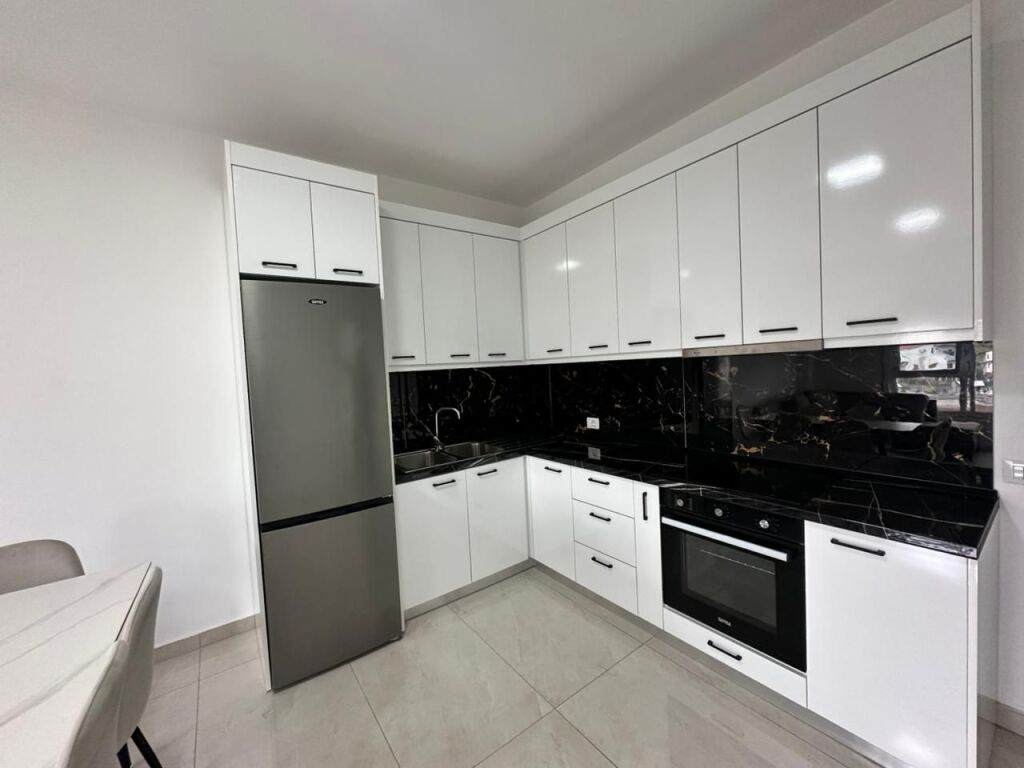 Apartament 2+1+2+Ballkon Per Shitje Ne Paskuqan
