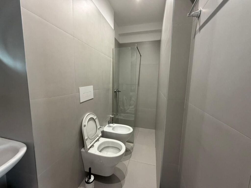 Apartament 3+1+Parking per shitje tek Green City Residence ne Astir.