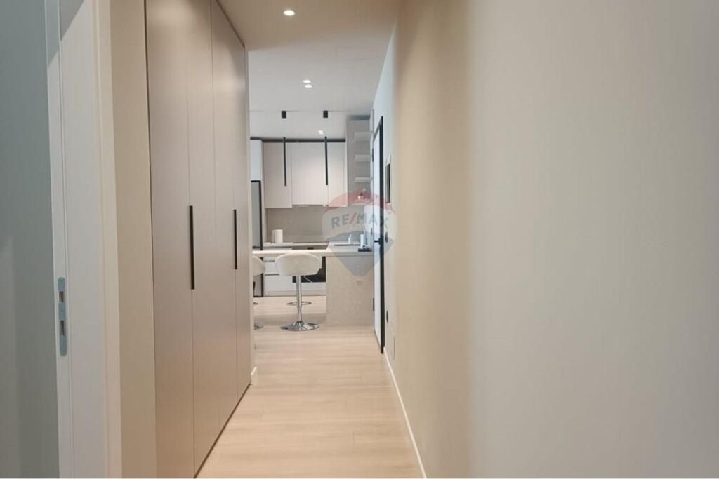 Apartment 2+1 for rent Petronini Gymnasium