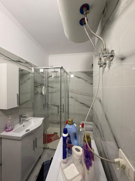 In vendita, appartamento 2+1, presso Hotel Shpiragu – Golem.