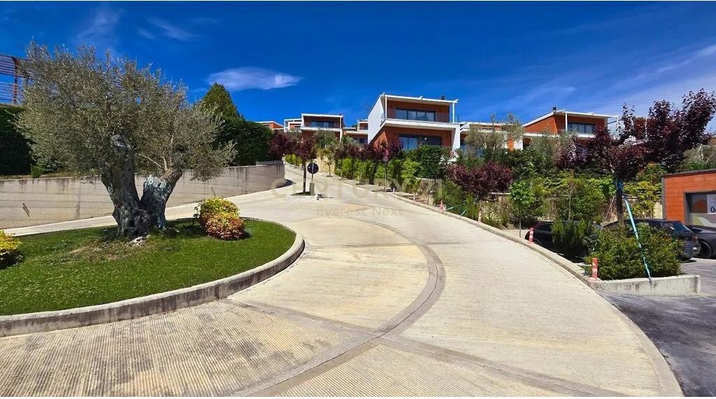 VILLA IN VENDITA NELLA RESIDENZA "OLIVE GROVE", MULLET!!