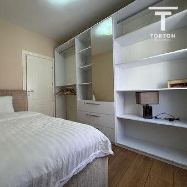 QIRA, APARTAMENT 2+1, RRUGA E KAVAJËS, BLLOKU I AMBASADAVE, TIRANË