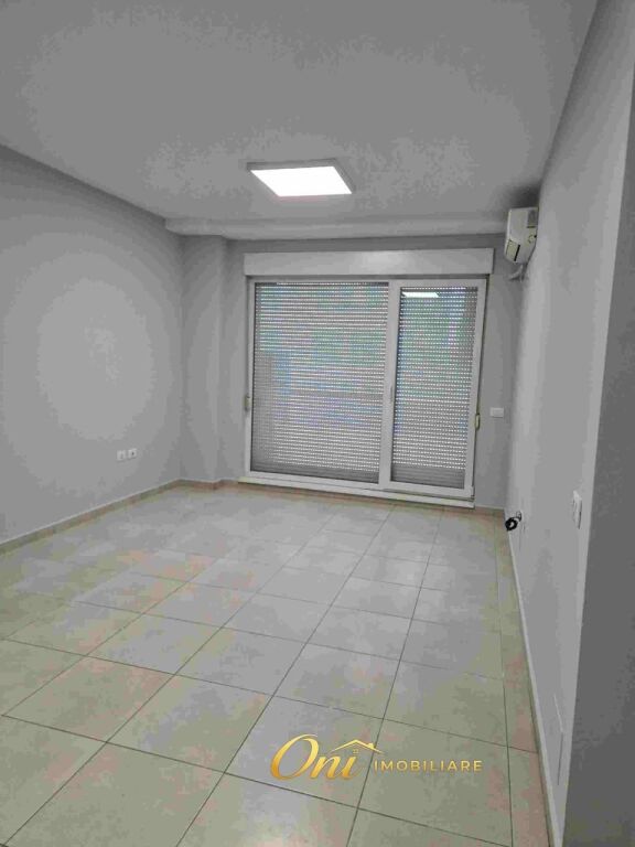 JEPET ZYRE ME QERA 60M2 21 DHJETORI