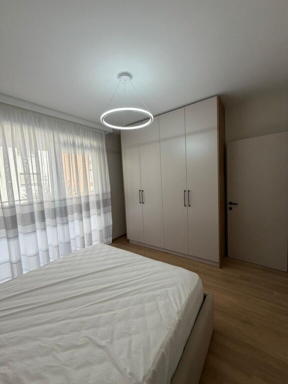 Jepet me qira 1+1 Kopshti Botanik Pavarotti 650 mije leke