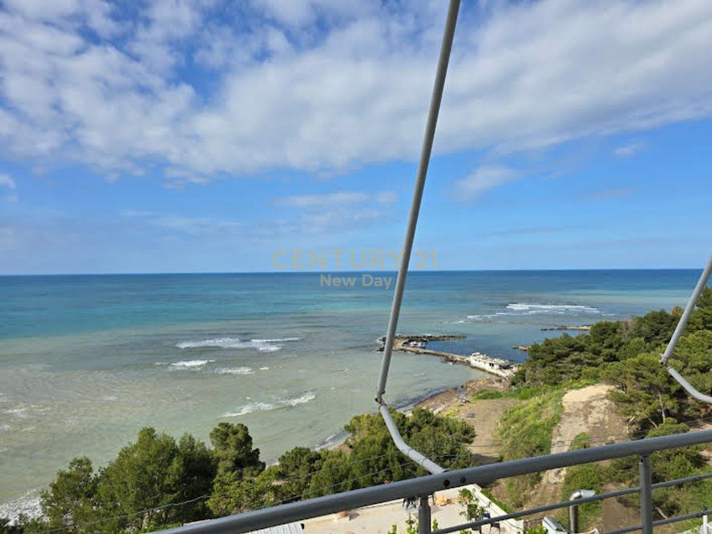 1+1 with sea view in Currila