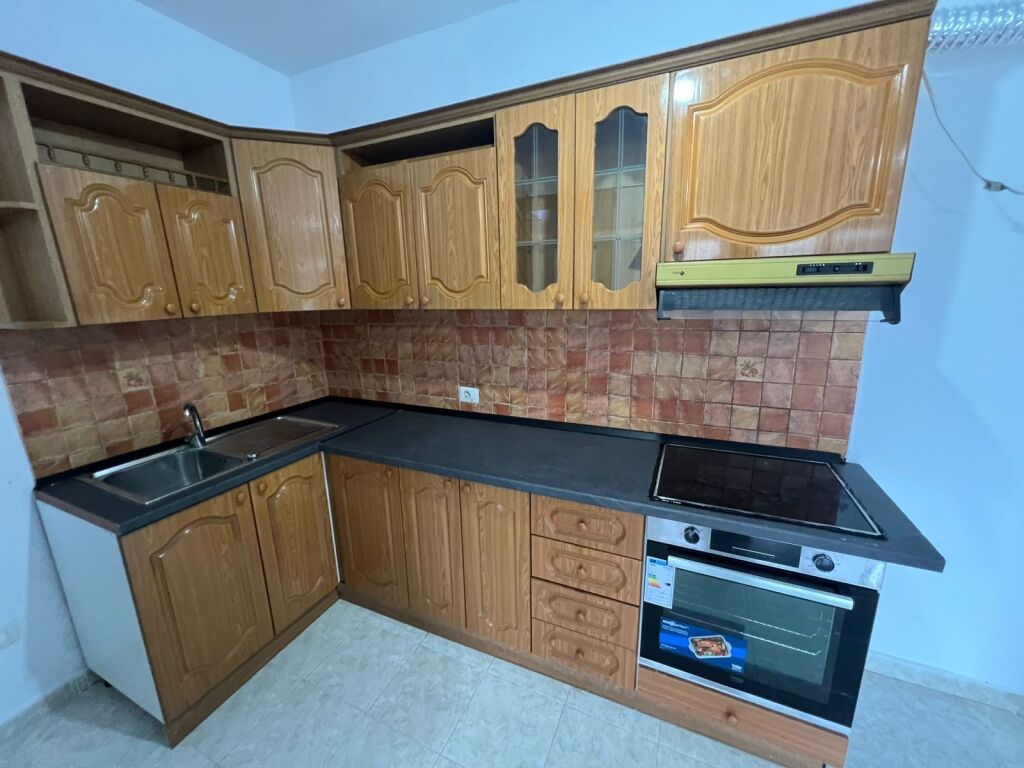 1+1 empty for rent AVIATION FIELD 350 thousand lek
