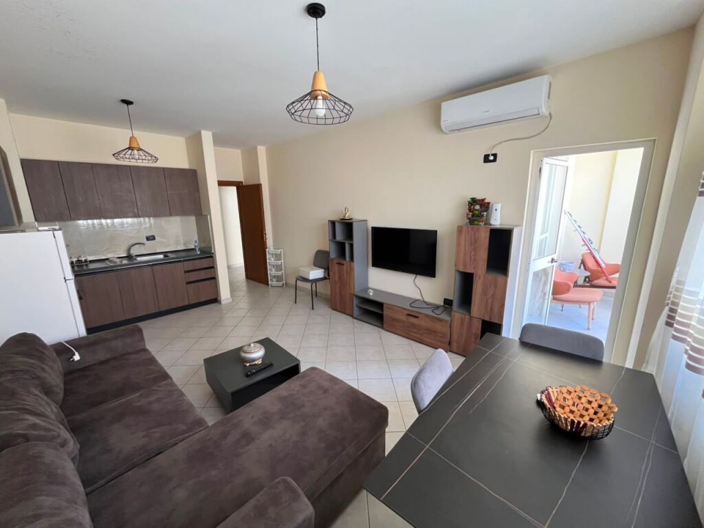 Super Apartament 1+1 per shitje,Bar Artisti.