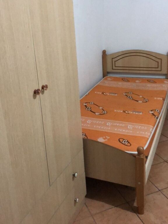 Apartament 2+1 me qira - Komisariatit të Policisë Nr. 4 !