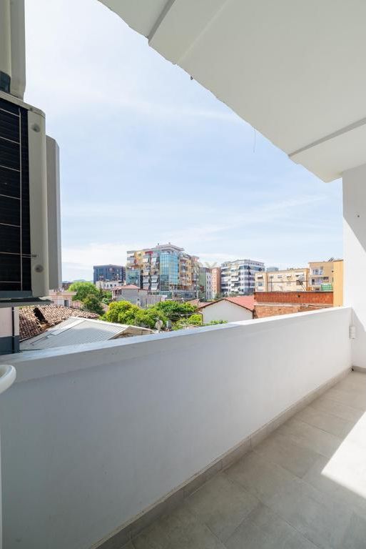 PAZARI I RI, SELLING 2+1 APARTMENT