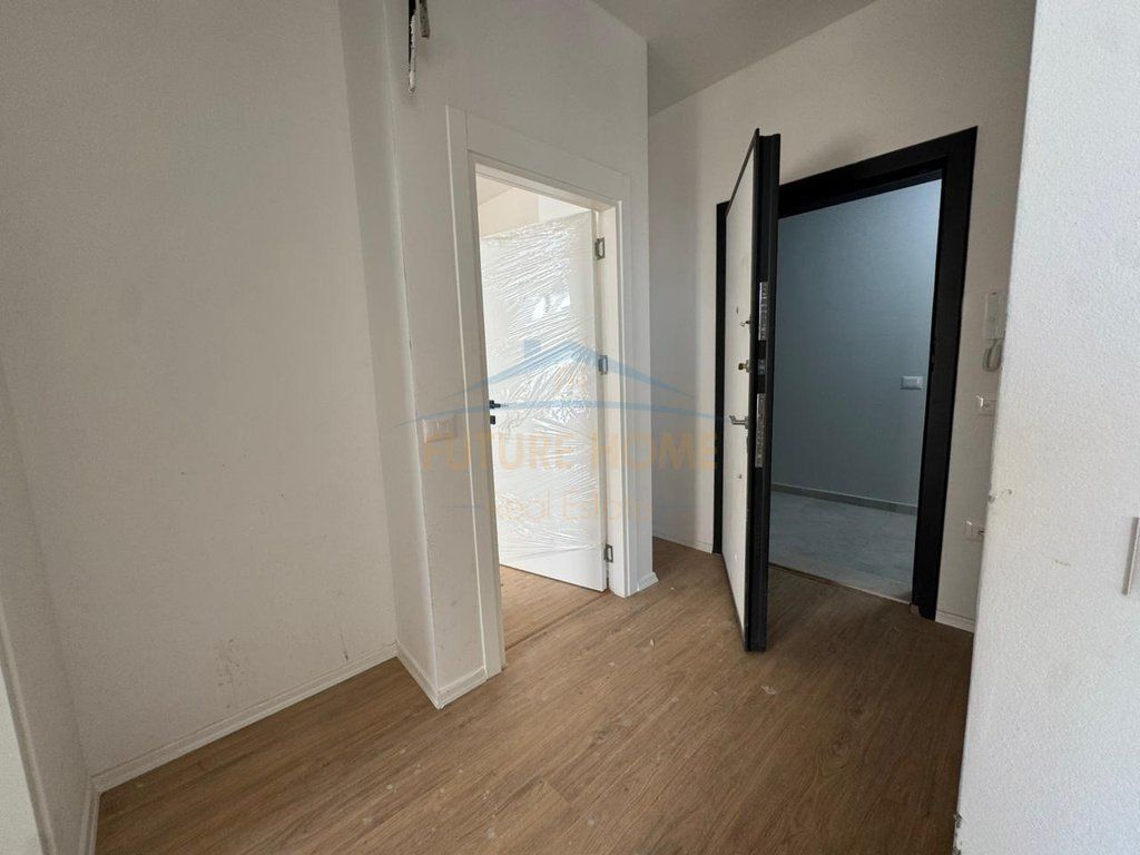Shitet, Apartament 1+1 , Jordan Misja, Tirane .