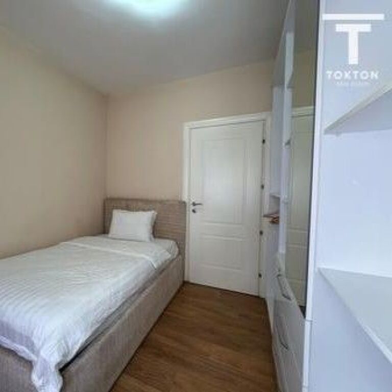 QIRA, APARTAMENT 2+1, RRUGA E KAVAJËS, BLLOKU I AMBASADAVE, TIRANË