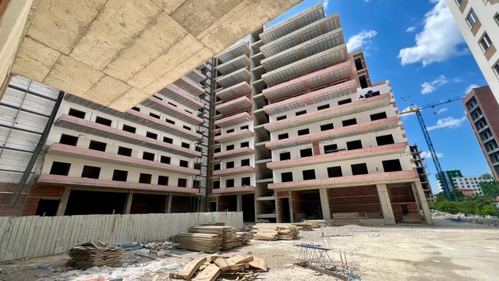 FOR SALE: 1+1 Apartment + 1 Walk-in Closet 📍 Former Aviation Field Area (Opposite Dhori Leka School) – €1,500/m² 🔥 – €130,000 – 84 m² || Installment Payment Available ✨