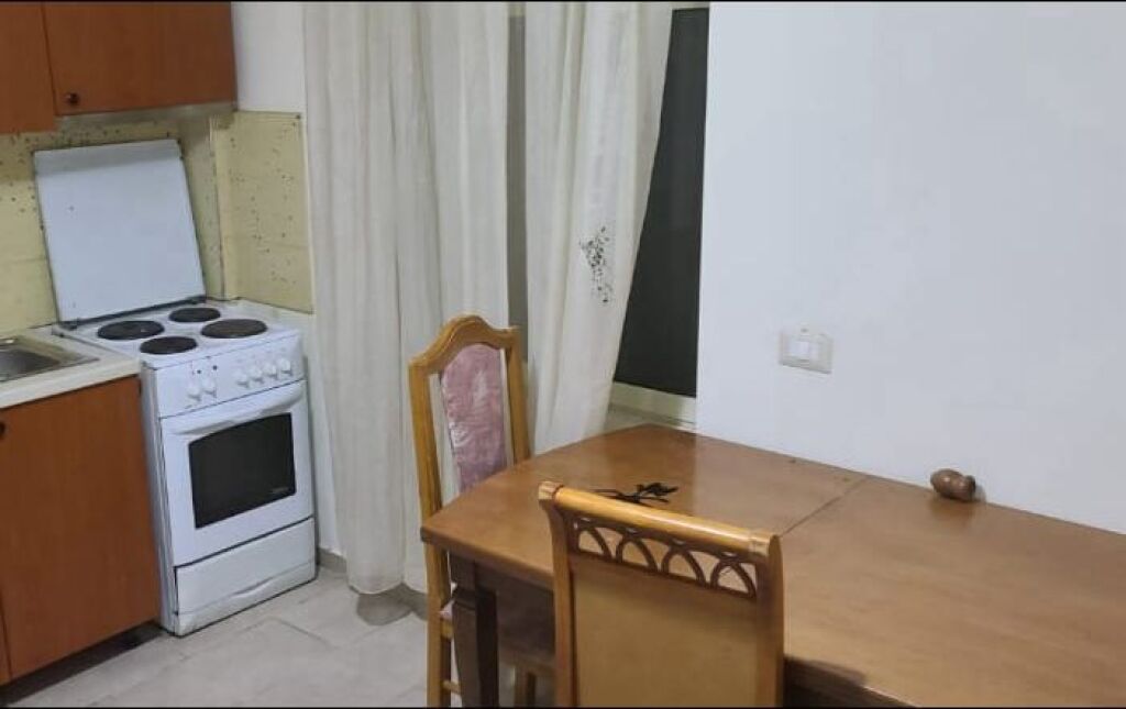 GARSIONERE 23000 LEKE.ISH TREGU ELEKTIRK