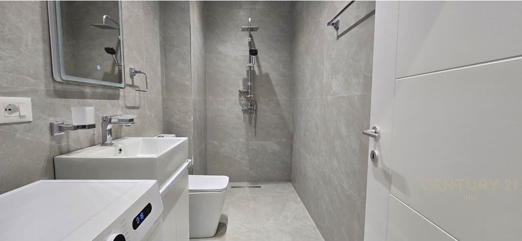 Apartment 1+1 Myslym Shyri for sale